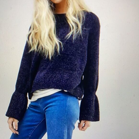 Wild Flower Chenille Sweater with Fluted Sleeves - Picture 4 of 8